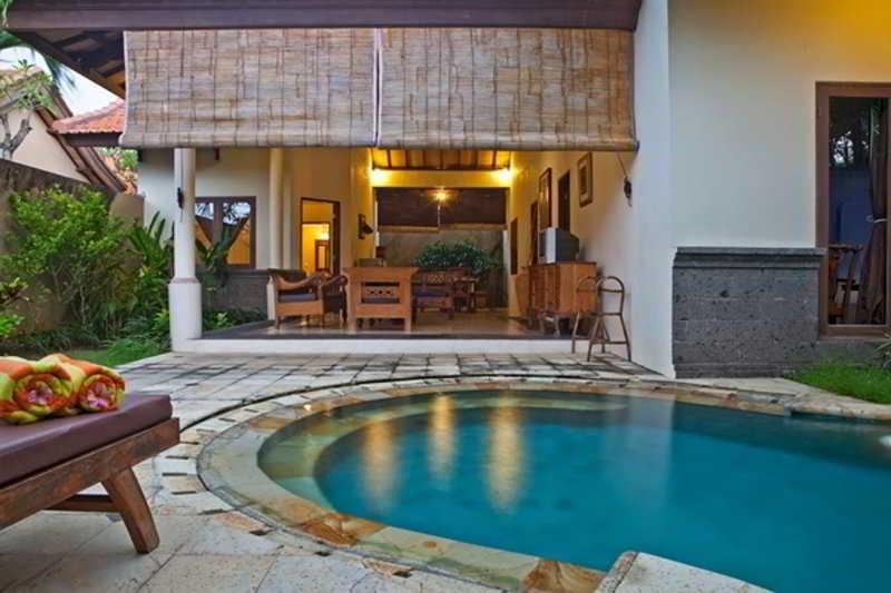 Grand Bali Villa Legian  Exterior photo
